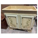 Vtg Handpainted Ivy Dry Sink.
