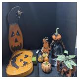 Halloween S&P Shakers, Wooden Decorations.