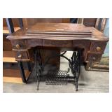 Vtg Tiger Oak Singer Sewing Machine & Table.