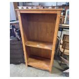 Traditional Style Bookshelf.