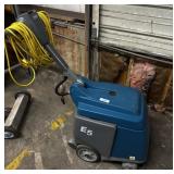 Tennant E5 Floor Cleaner.*