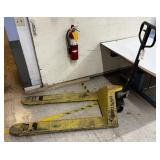 Hyster Pallet Jack.*