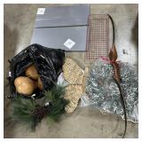 Colt Pioneer Archery Bow, Decor, Gourds.