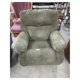 Super Clean Green La Z Boy  Recliner.