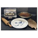 Vtg GE Toaster, Wooden Fruit Bowls, Platter.