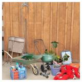 Estate Variety Lot: Lawn Fertilizer Spreaders...