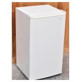 Sanyo 33" T Mini / Compact Refrigerator