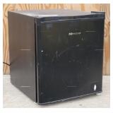 Hisense 1.7 cf Single Door Mini Fridge