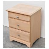 Shaker Style 3-drawer Nightstand