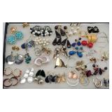 (40) Pairs of Earrings Vintage & Modern Fashion