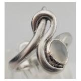 Sterling Silver & Moonstone Ring Size 6.5 - 6.5gtw