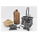 Home Decor: Small Lidded Wicker Basket...