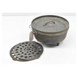 Lodge 10" Footed Dutch Oven w/ Grates