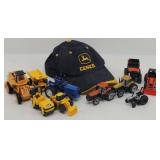 Cesco John Deere Cap & 10  Mini Equipment Toys