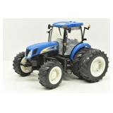 New Holland T7060 Model Toy Tractor