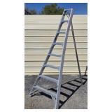 Crown Ladders Aluminum Tripod / Orchard Ladder