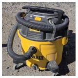 DeWalt Wet / Dry Vac 9 gal w/ Hose, Crevice Tool