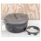12" Dutch Oven w/ Stand & Storage Bag