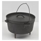 Cast Iron Dutch Oven w/Case 9" wide 4" Deep inside