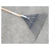 Wood Handle Lawn Rake 24 Tine