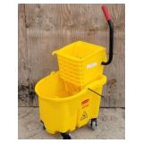 Rubbermaid Bucket & Wringer