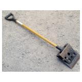 Asphalt Shingle Remover w/ Fiberglass Handle