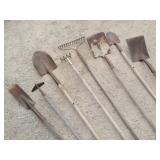 Garden Hand Tools: Rake, Shovels & Hoes