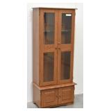 Glass Front Gun Cabinet w/Key
