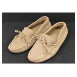 Women's Moccasins Minnetonka size  7/7.5 Like New