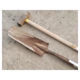 Square Blade Drain /Digging Spade & Sledge Hammer.