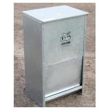 Pet Lodge Chow Hound Dry Food Dog Feeder