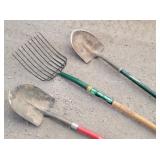 10 Tine Hay Fork & 2-Round-Point Digging Shovels