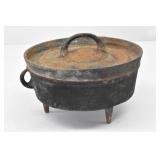 Cast Iron Three-Legged Dutch Oven, 8.5', with Lid