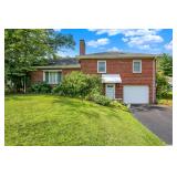 Brick Split Level, .44 acre, 3 Bdrm in Ephrata Boro