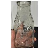 Findesisens farm milk bottle