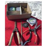 Tremors weedeater, wire, grinding pads