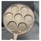 Cast iron muffin griddle