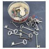 Vintage skeleton keys/paper clips