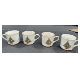 4 Christmas coffee cups