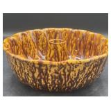 Crocker bun pan 8 1/2 inch wide