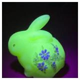 Fenton uranium hand painted/signed rabbit