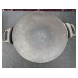 Lodge cast iron round griddle
