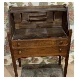 Small vintage writing desk no door
