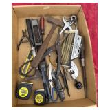 Tape measure/miscellaneous toolbox lot