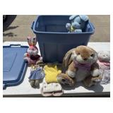 Easter decorations/Rubbermaid tote