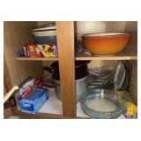 Large amount of kitchen items, pie pans bowls