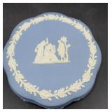 Wedgwood jar w/lid 4ï¿½ w