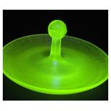 Uranium glass stretch ring holder