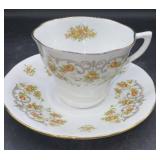 Queens Vintage tea cup & saucer