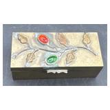 Vintage trinket box/makeup container